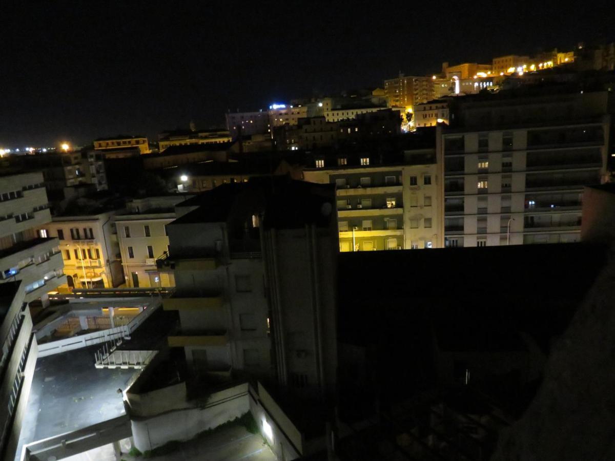 Luna Rossa Rooms Cagliari Esterno foto