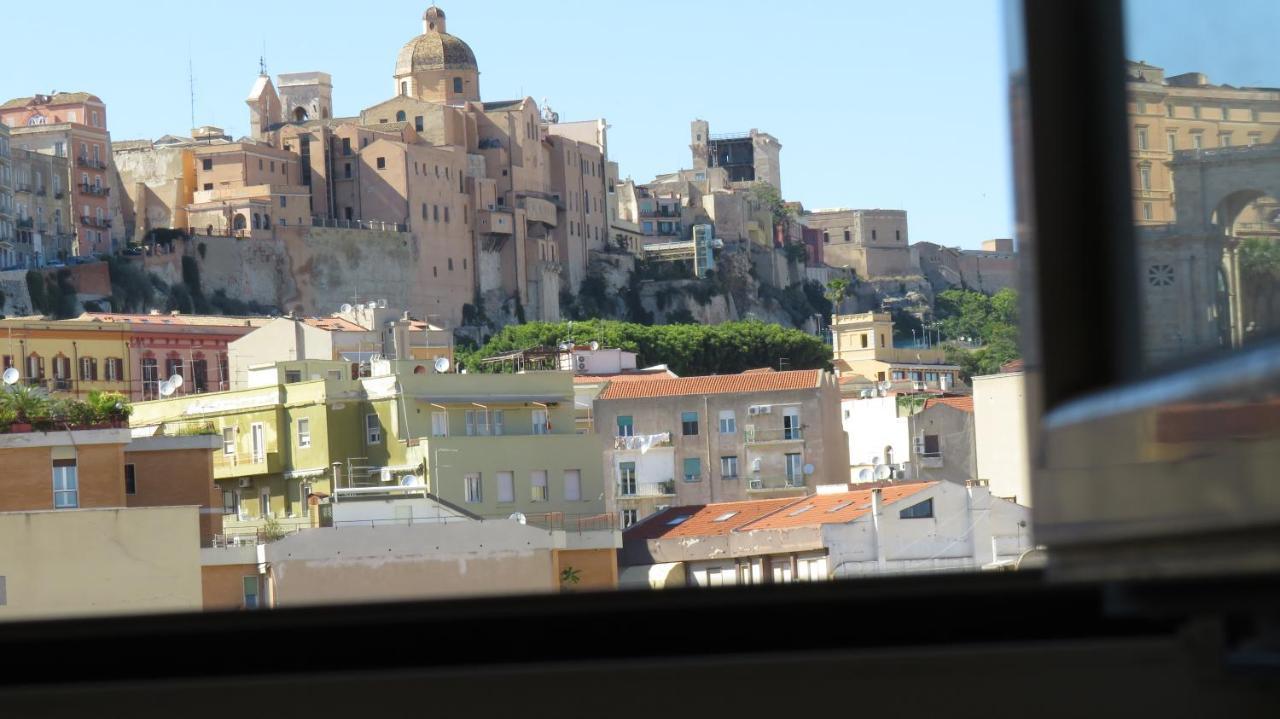 Luna Rossa Rooms Cagliari Esterno foto