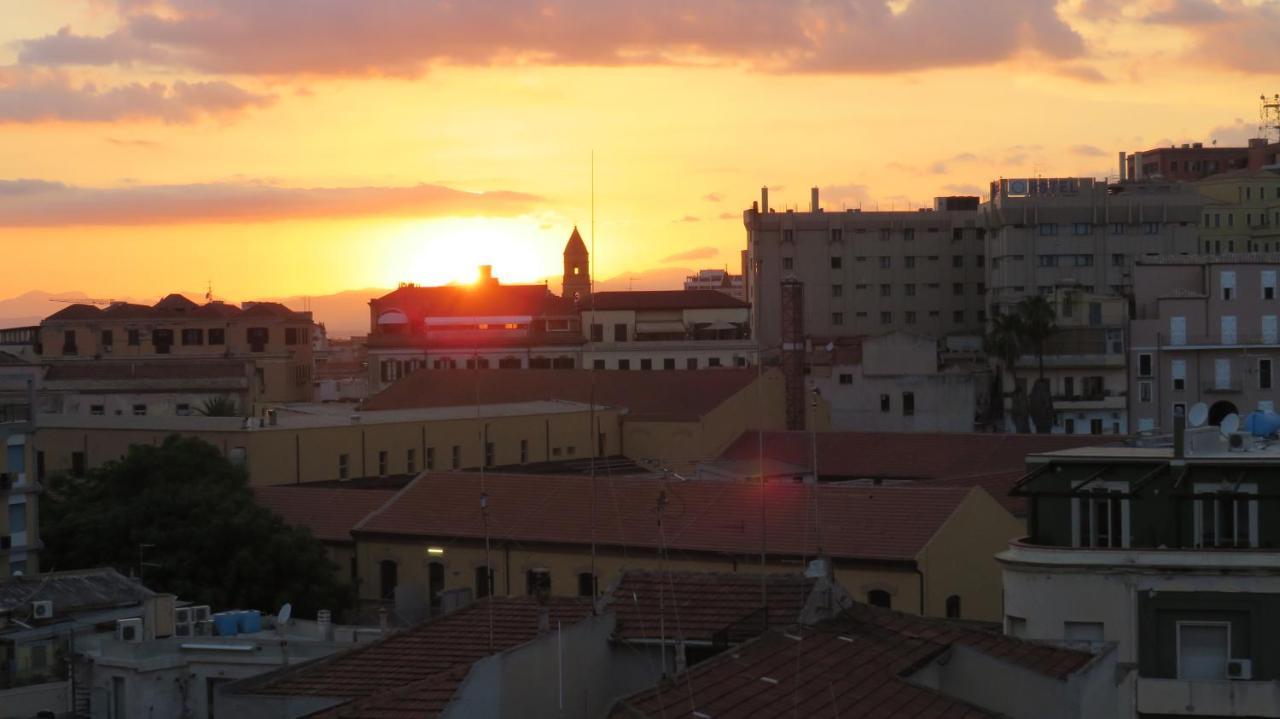 Luna Rossa Rooms Cagliari Esterno foto