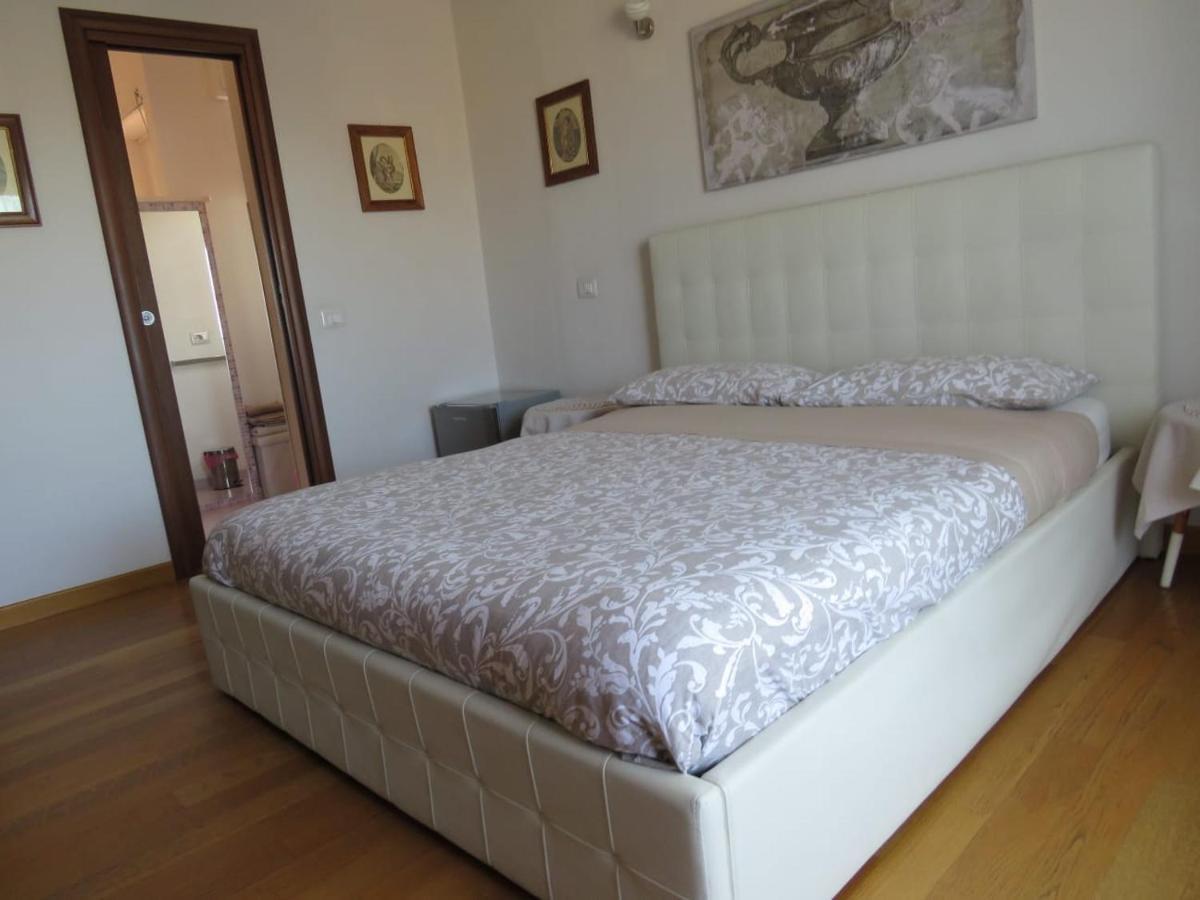 Luna Rossa Rooms Cagliari Esterno foto